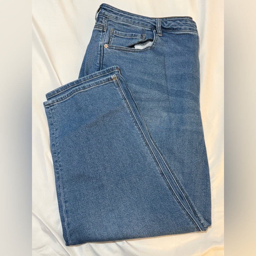 American Eagle Outfitters Light Blue mom Jean size 24 regular